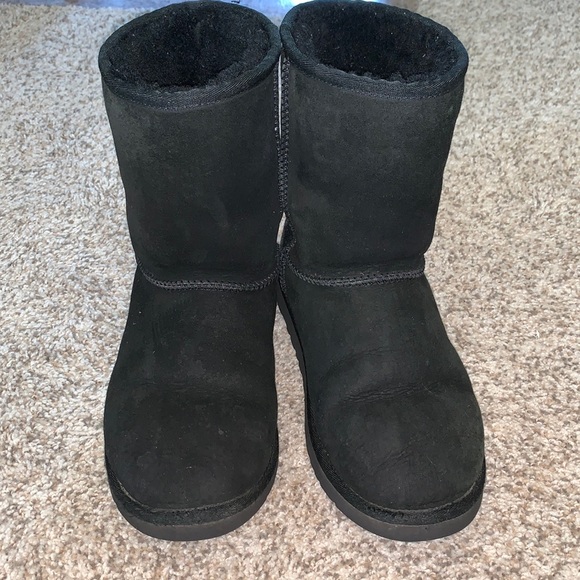 UGG Shoes - UGG Classic Short Boot Size Women’s 6 Black